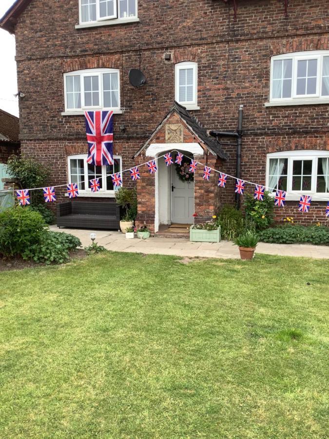 Birtles Farm Bed And Breakfast Knutsford Exterior photo